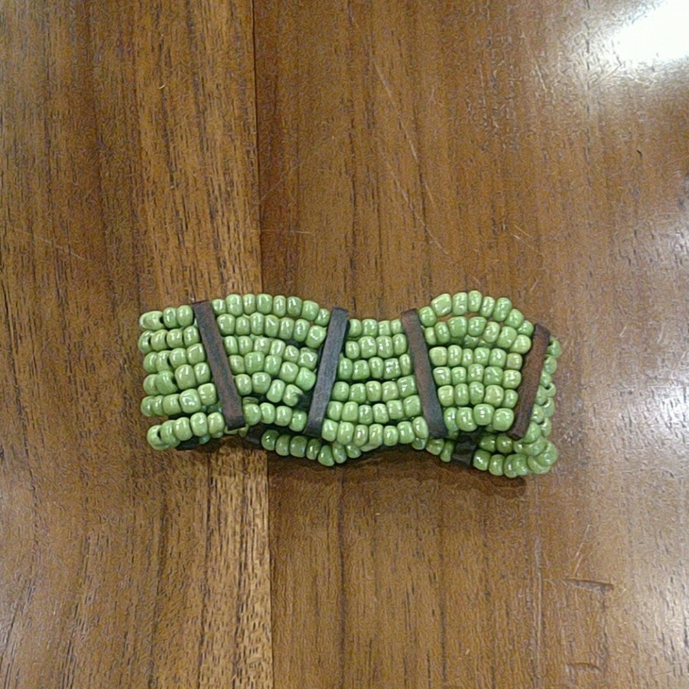 Glass bead bracelet